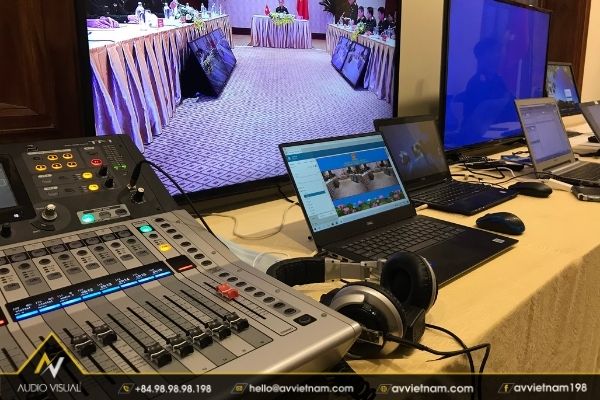 Basic sound system for events and conferences